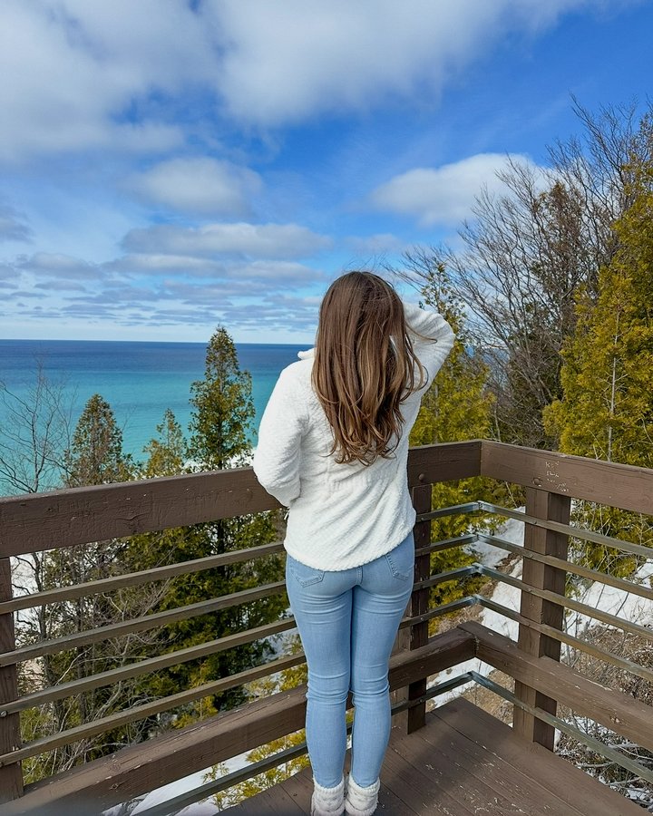 Instagram post by @kaylyn_.m for Free Country. Caption reads: [...] the Braided Butter Pile Jacket from....