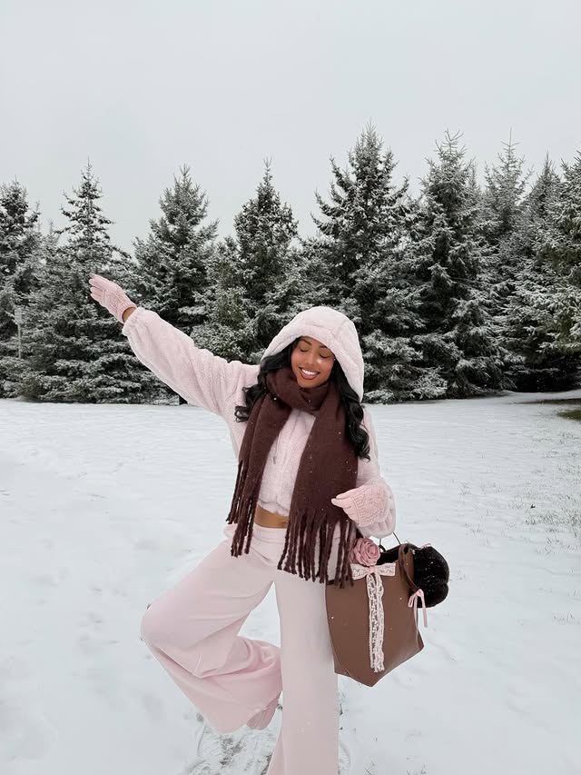 Instagram post by @kysabashir for Urban Planet. Caption reads: [...] up in my fav colour combo ☃️🎀🤎....