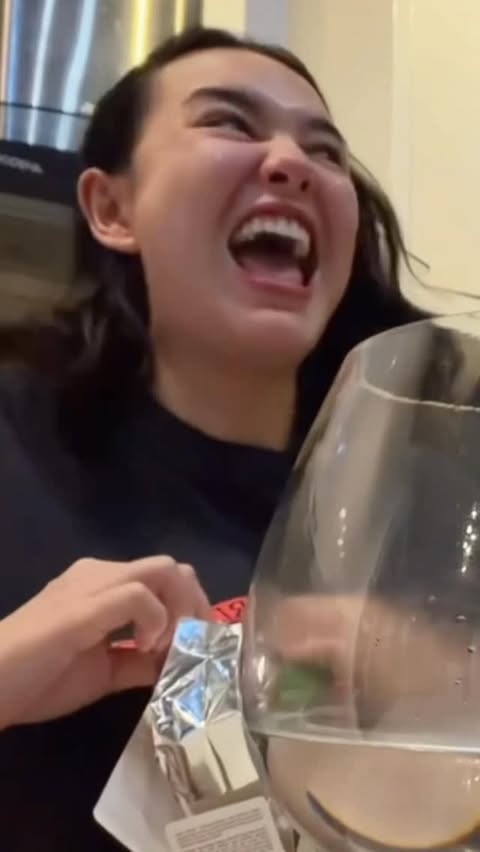 Instagram post by @amandamanopo for Newlab. Caption reads: [...] yang sama kayak Ican langsung Cobain....