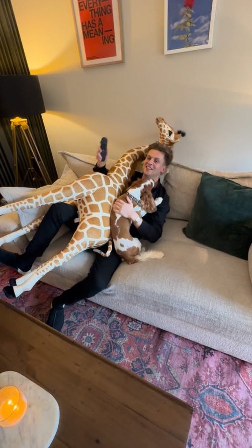 Instagram post by @mehiganmark for Sky Ireland. Caption reads: [...] d
#SkyStream
#SkyEssentialTV
@skyireland.