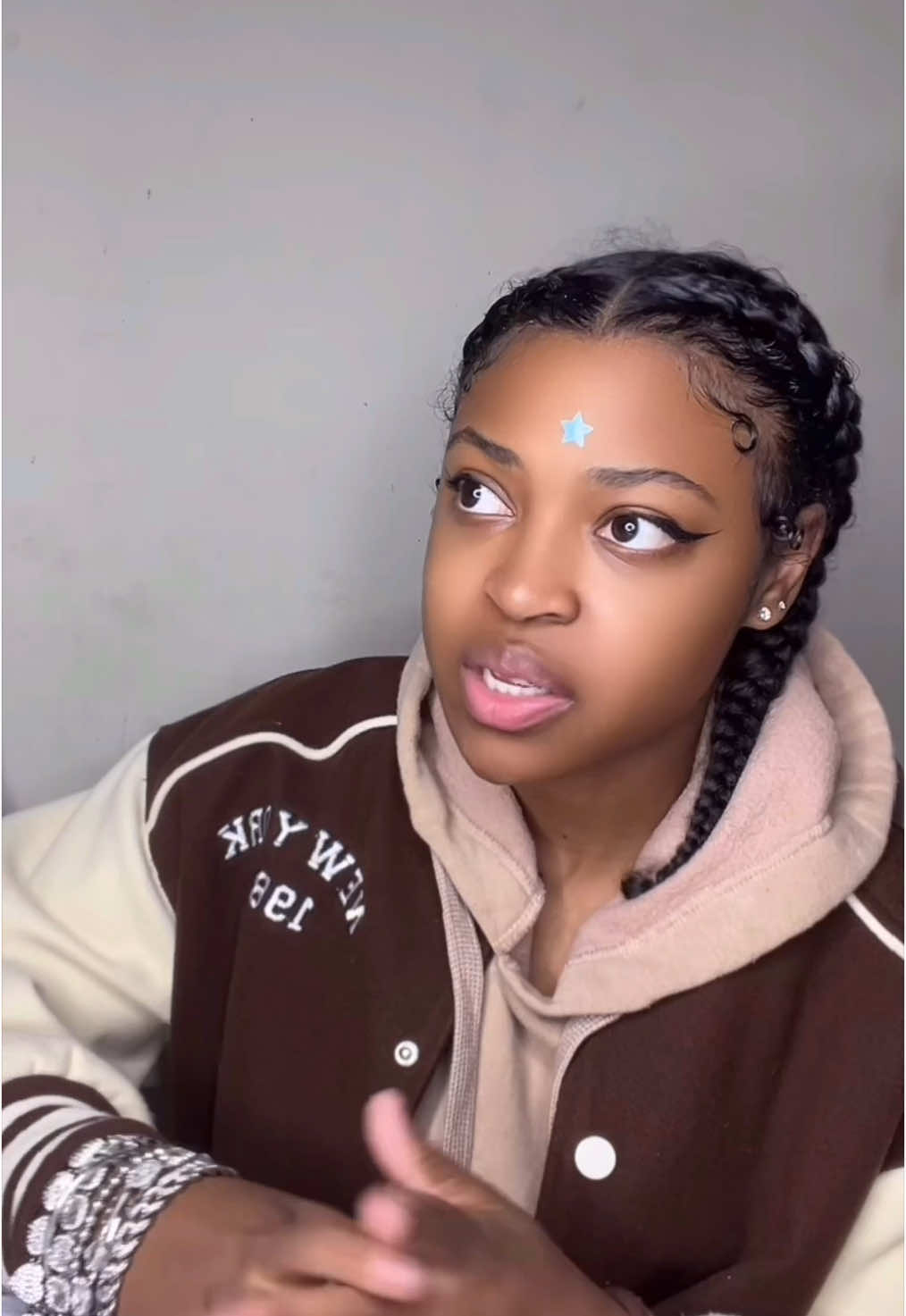 TikTok post by @mymysenpaii for ESR. Caption reads: Do y’all pay for your own meal or split the bill?!....