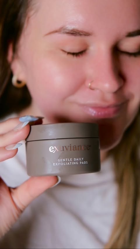 Instagram post by @alyonkashe for Exuviance. Caption reads: [...] the Gentle Daily Exfoliating Pads from....
