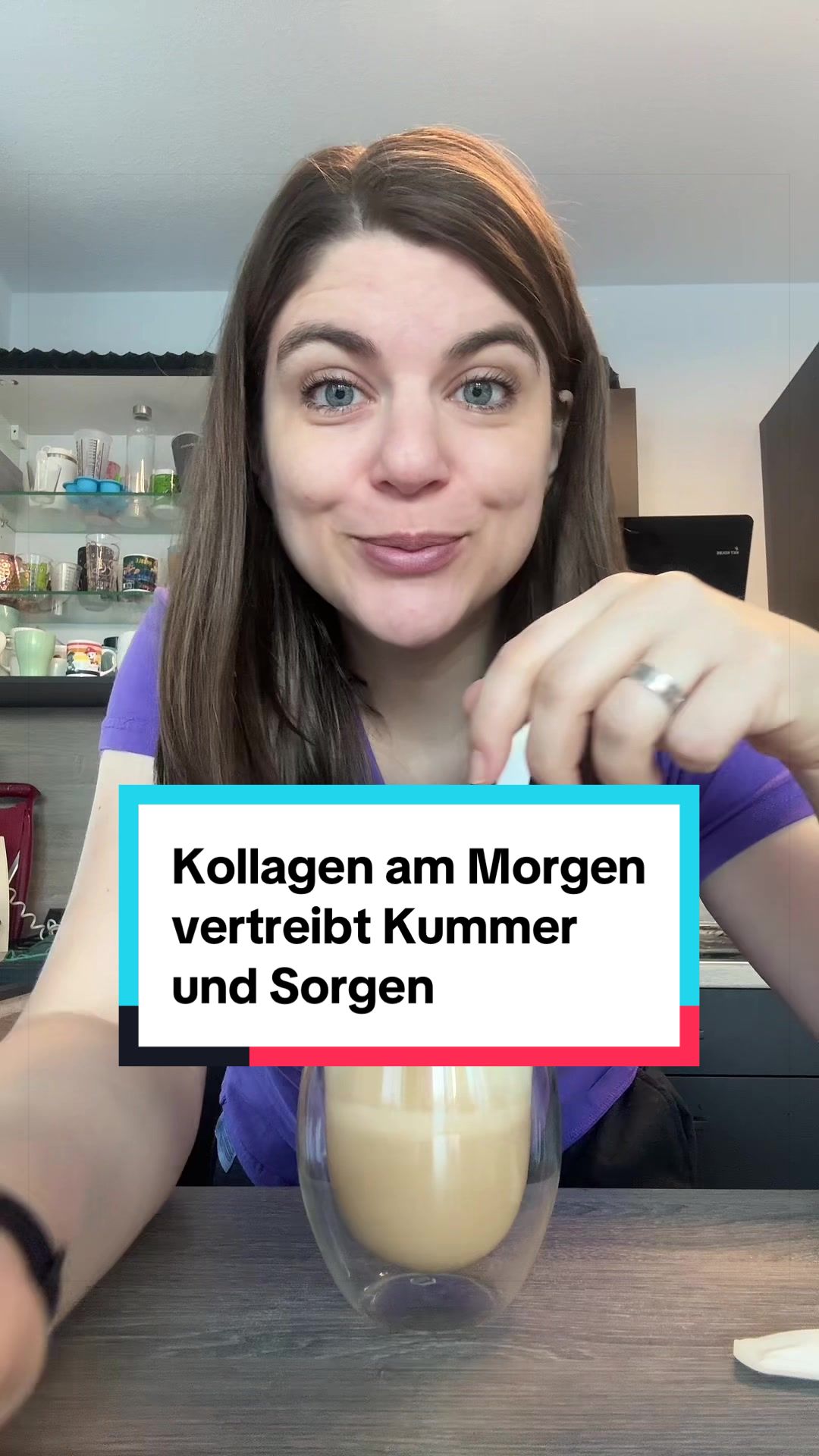 TikTok post by @lina_lebt for Glow25. Caption reads: Kollagen am Morgen… ☺️💪 #kollagenpulver @Glow25....