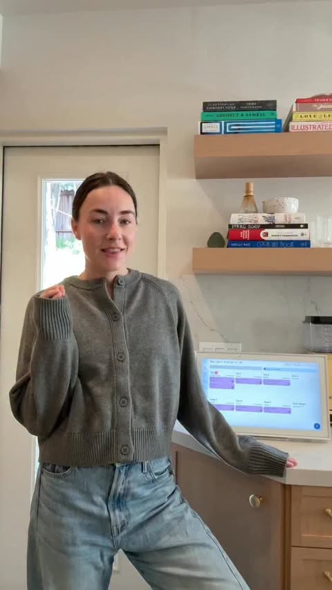 Instagram post by @haleyreidtay for Skylight Frame. Caption reads: Getting myself and my meals organized this year....