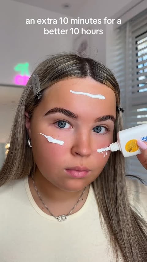 Instagram post by @makeupizzyy for Bondisands. Caption reads: [...] motto i live by 🤍
-
products used…
•....