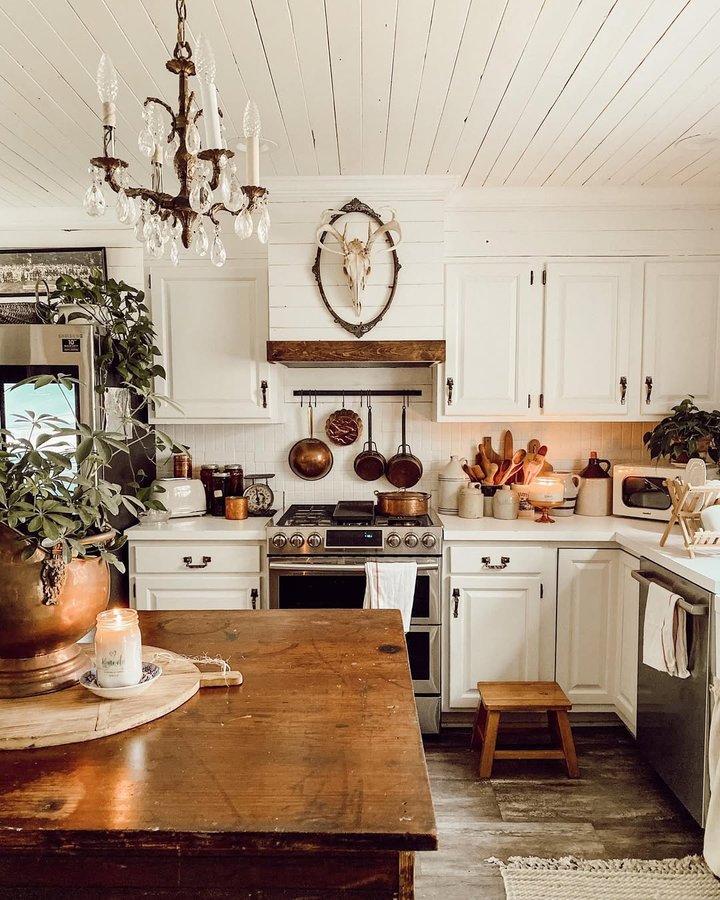 Instagram post by @candlewoodcottage for Country Living. Caption reads: So excited to team up with @samsunghomeappliances....