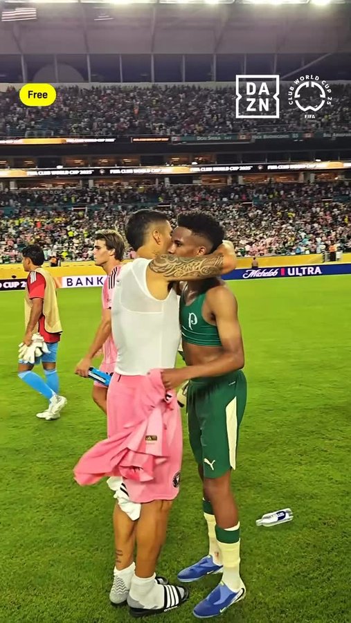 Instagram post by @dazn_bra for Whistle. Caption reads: @luissuarez9 swaps jerseys with @palmeiras....