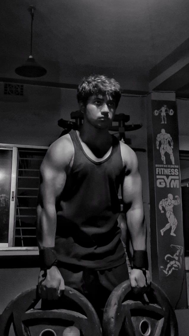 Instagram post by @sudiptaxgym for Pintola. Caption reads: Aaj ka snack scene sorted hai 💥👇
@pintola.in ka....