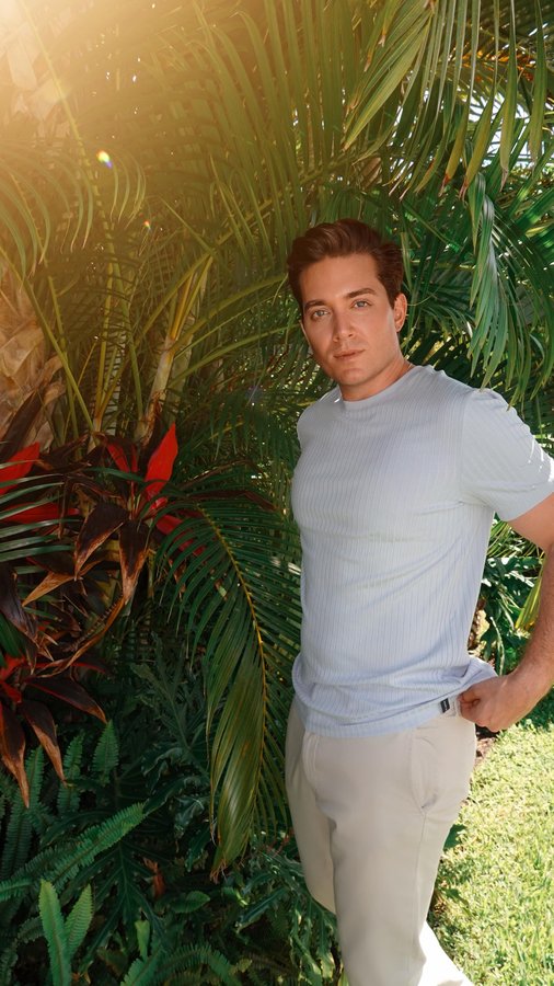 Instagram post by @ericgoldie for Perry Ellis. Caption reads: Twinning!! Everyone wants to know who we’re....