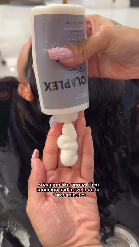 Instagram post by @sharstyles for OLAPLEX. Caption reads: [...] even style 😭 In this reel I used the....