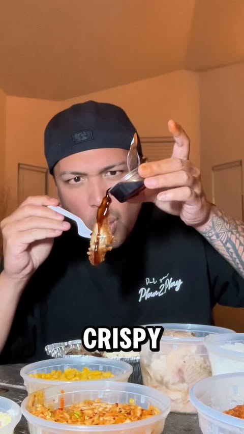 Instagram post by @amircuevas for Postmates. Caption reads: @postmates makes everything so easy! 🙌
Dinner....