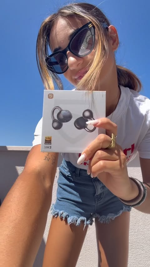 Instagram post by @maria.teresa.21299 for SOUNDPEATS. Caption reads: [...] Le nuove UU2 targate @soundpeats.it sono....