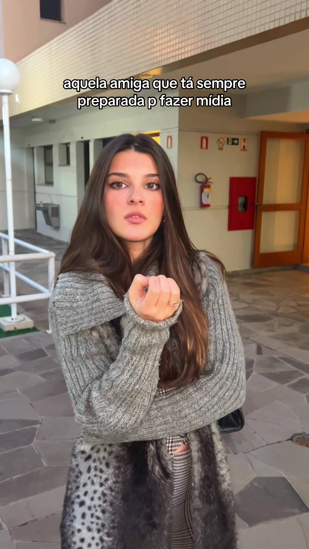 TikTok post by @gigi.bap for Ulanzi. Caption reads: status: cadelinha da @Ulanzi_Official @Ulanzi....