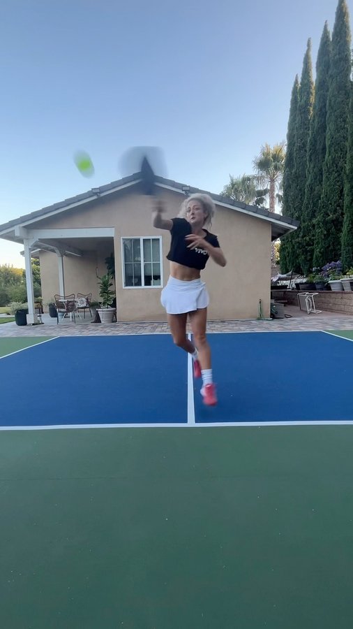 Instagram post by @zoejarvis for Vivo Life. Caption reads: nutrition is such an important part of being an....