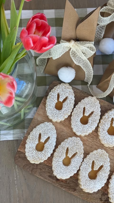 Instagram post by @bri.yingling for Betty Crocker. Caption reads: [...] some lemon curd in between two Betty Crocker....