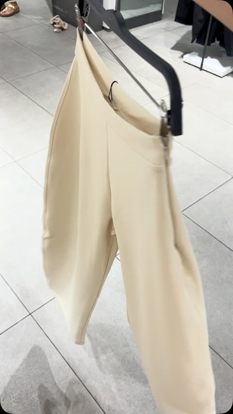 Instagram post by @trendybyberf for ZARA. Caption reads: Zara kod : 3641/111/800 #reklam #zara #newin.