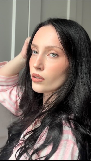 Instagram post by @alsivelo for Annabelle Minerals. Caption reads: sun-kissed makeup @annabelleminerals_pl 💋....