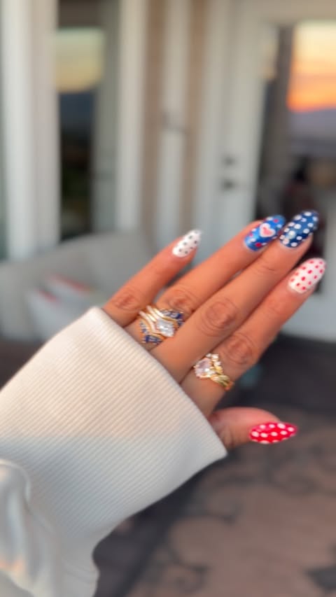 Instagram post by @nessasarytips for Gnoce Jewelry. Caption reads: [...] . . . . . . #ugcjewelry #ugchome....