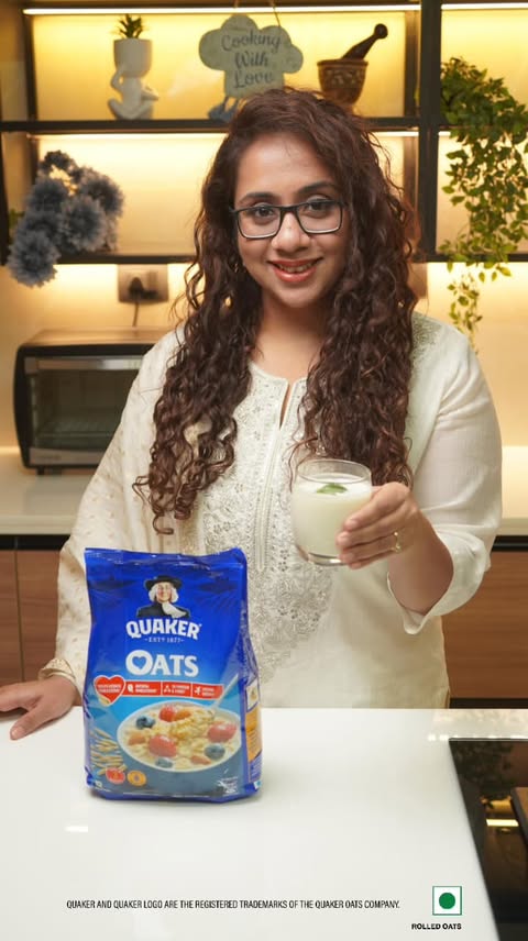 Instagram post by @aathirasethumadhavan for Quaker Oats. Caption reads: [...] curry leaves — but adds in blended Quaker....