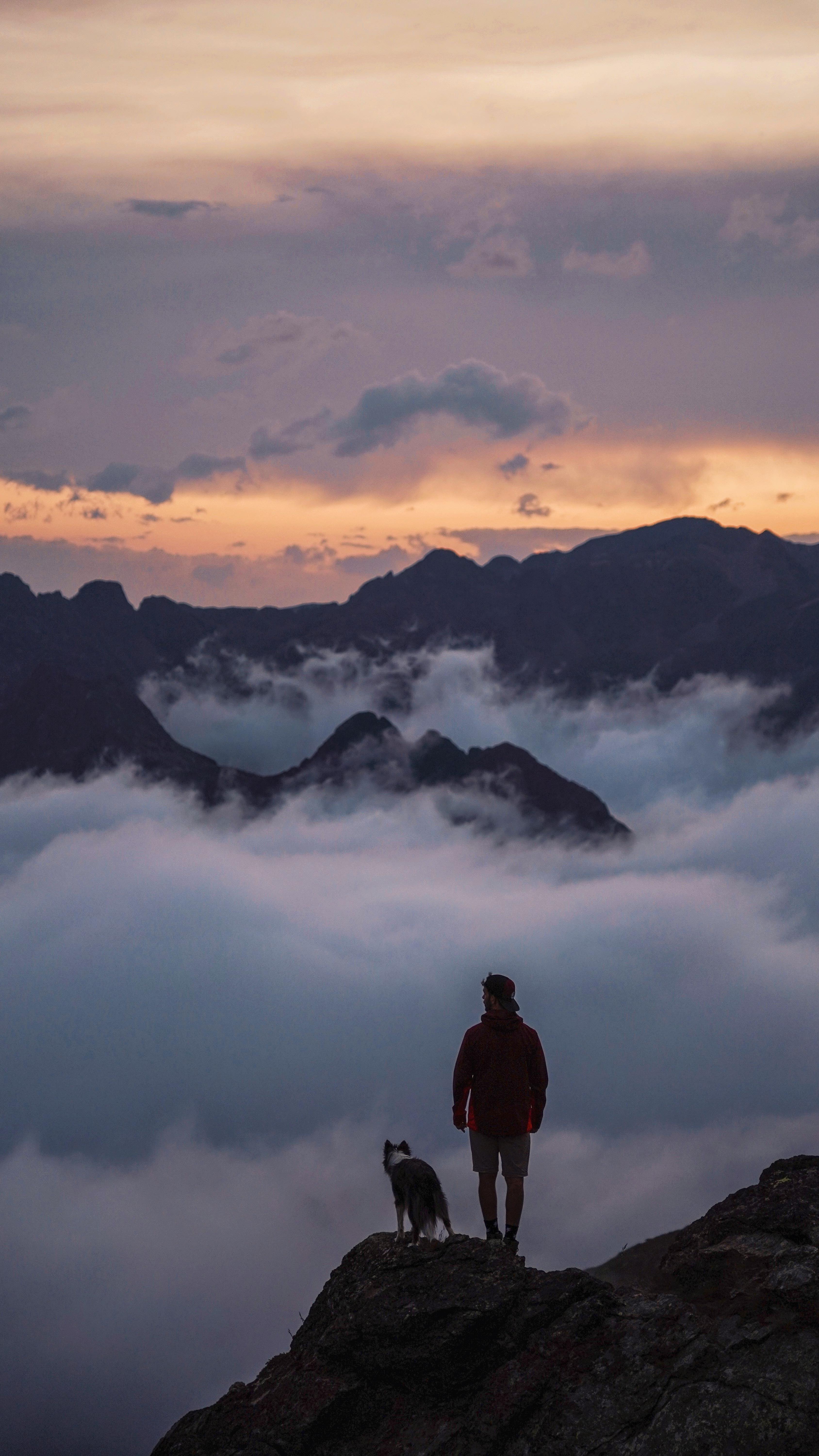 Instagram post by @igna.ferriol for Decathlon España. Caption reads: Es hora de caminar 🏃🏻‍♂️🐕❤️

Este verano, el....