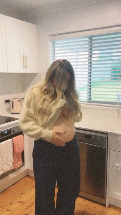 Instagram post by @teacherishappy for Chekoh. Caption reads: [...] keen to cuddle you in this plaid print....