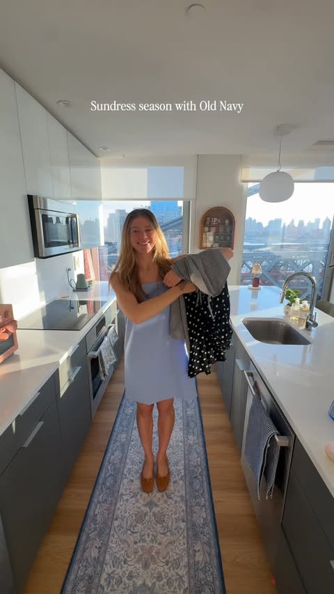 Instagram post by @anna_barger for Old Navy. Caption reads: [...] on the horizon, these are my faves with....