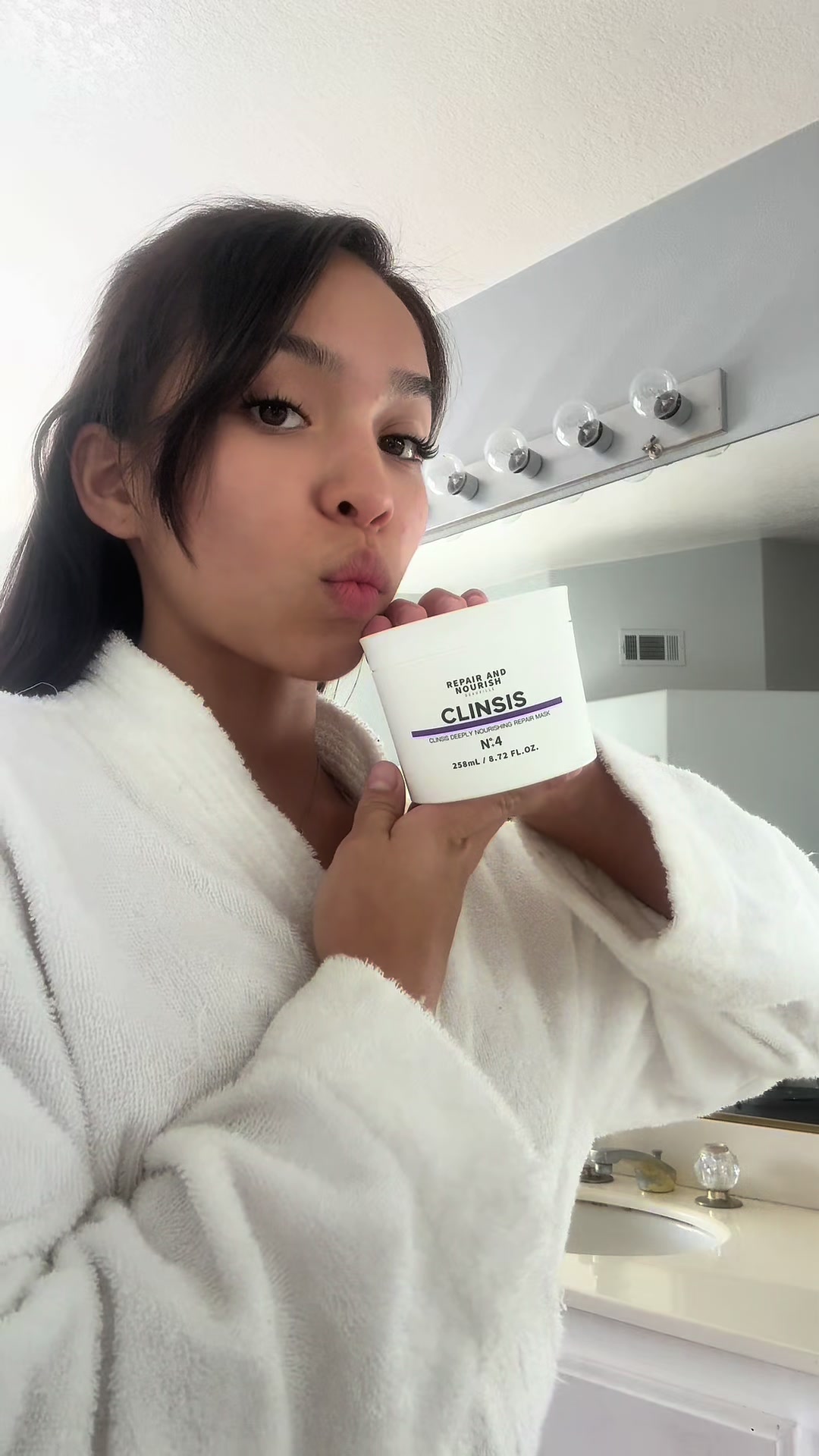 TikTok post by @uulovemana for CLINSIS. Caption reads: #clinsishairmask @CLINSIS #hairmask #selfcare.