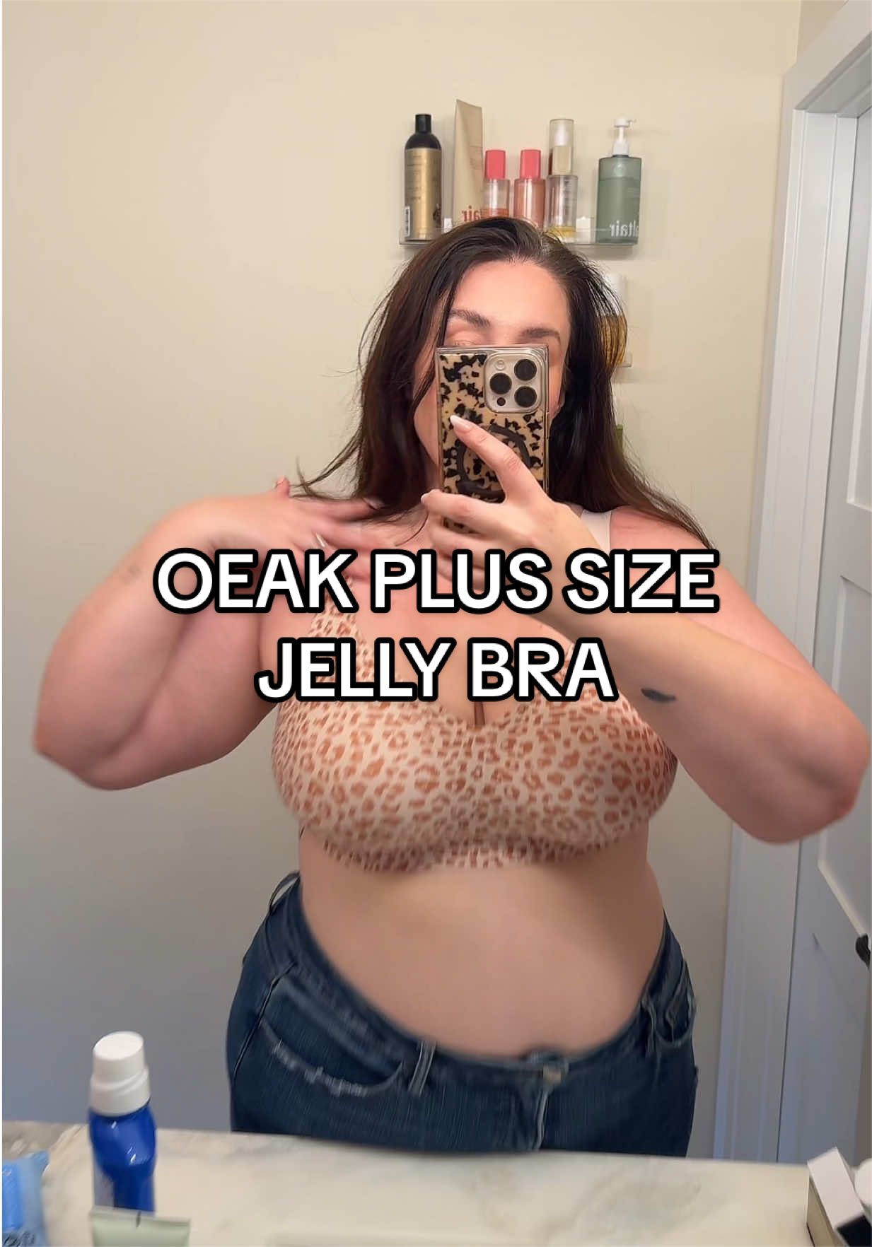 TikTok post by @plussizemomstyle for OEAK-Bras. Caption reads: [...] a jelly bra as a plus size woman #oeak....