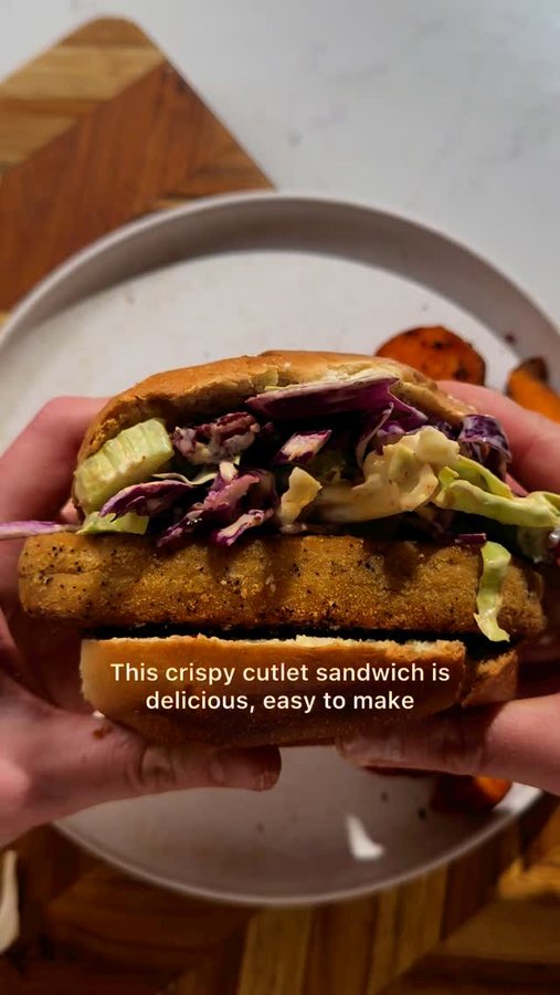 Instagram post by @meatifoods for Green Chef. Caption reads: [...] and delicious, you need to check out....