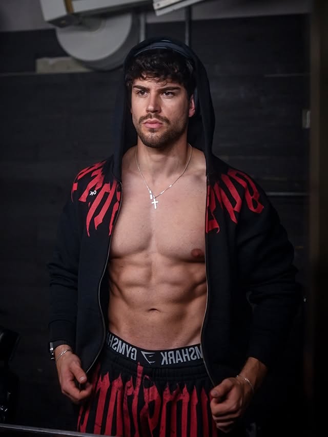 Instagram post by @joshuamaier_ for Esn. Caption reads: [...] Gym Song _______ @gymshark I code „maier“....