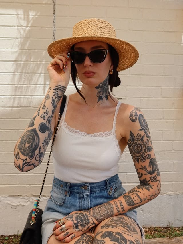 Instagram post by @kellyannshuman for Zenni. Caption reads: Summer in the city is loading ✿ the Zenniverse....