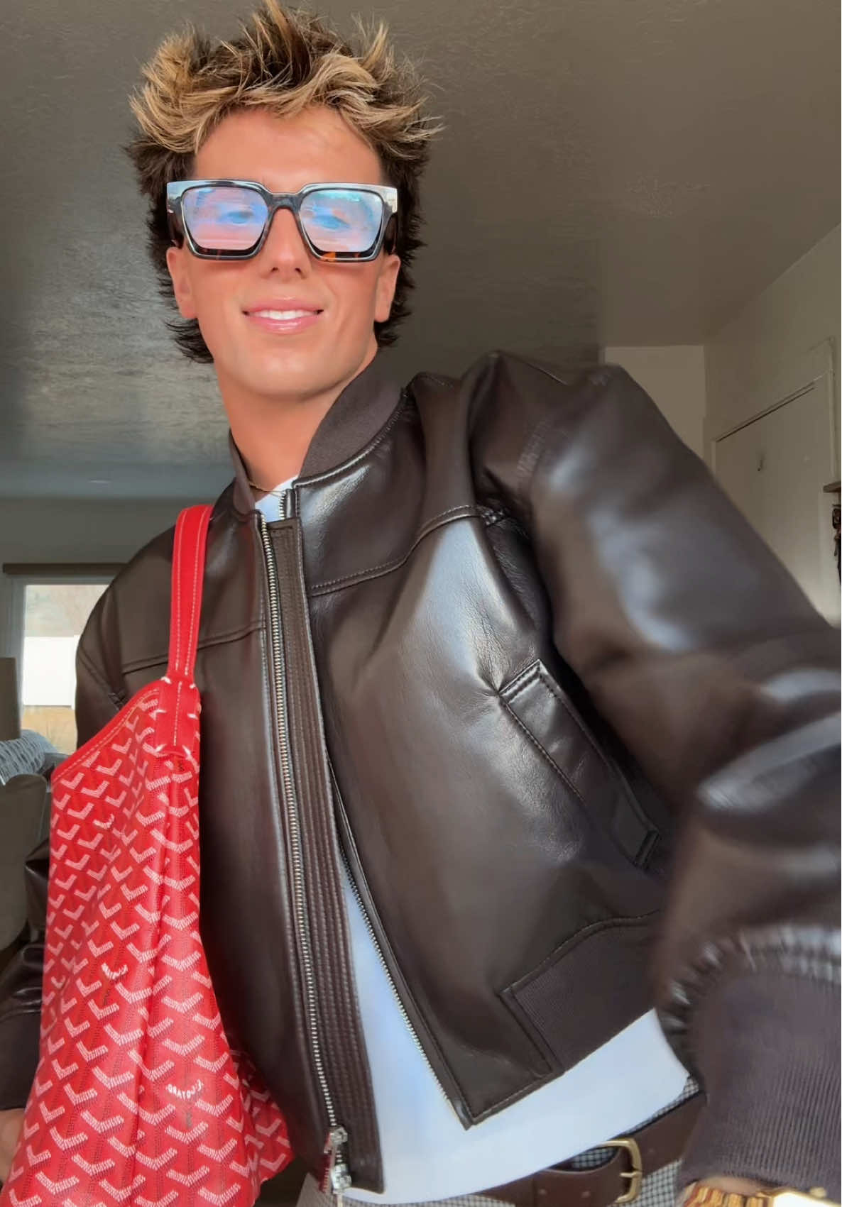 TikTok post by @carterrrw for Aritzia. Caption reads: [...] ft. one of my favorite songs 🤏🏻 @Aritzia....