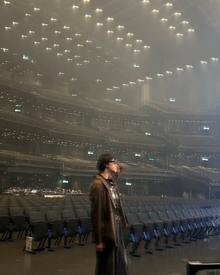 Instagram post by @reeenta_ for Mardi Mercredi. Caption reads: 🕴
#MardiMercredi #PR 
@mardi_mercredi_japan....