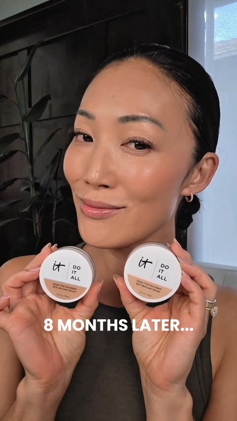 Instagram post by @thebeautyshift_ for IT Cosmetics. Caption reads: [...] skin. That’s one of the reasons the....