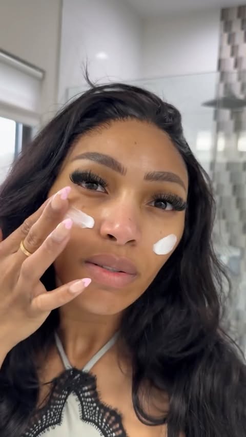 Instagram post by @toutsurcindy for greyd. Caption reads: [...] #SkinBarrierCream #KBeauty @greyd_global....