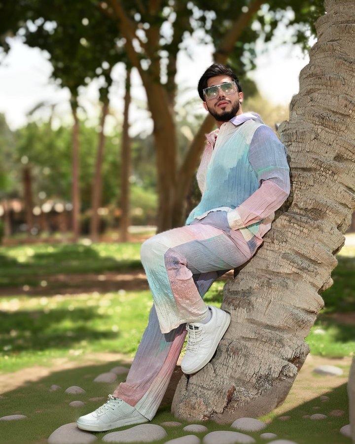 Instagram post by @vip_huss for The Giving Movement. Caption reads: Ramadan Collection From @thegivingmovement.
Use my....