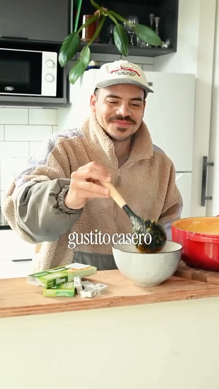 Instagram post by @ischymorales for Knorr. Caption reads: Todas las recetas tienen un secreto 🤫 Esta sopa....