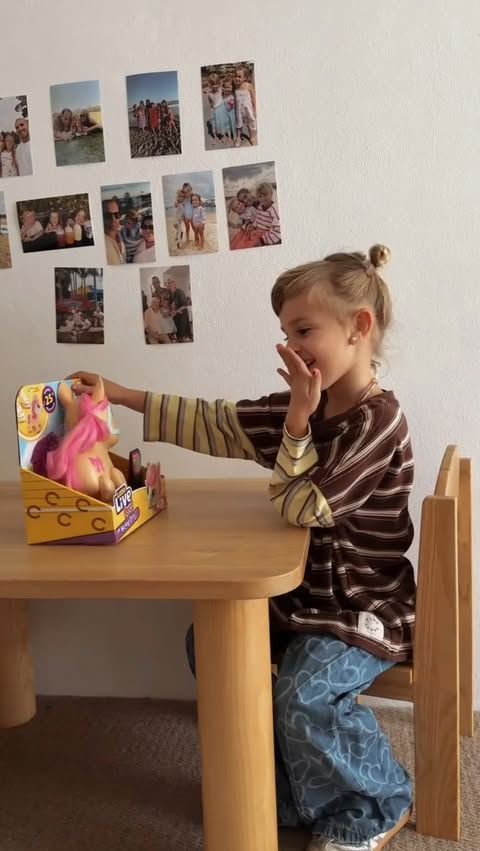 Instagram post by @camilaandjustina for Moose Toys. Caption reads: [...] #littlelivepets #mywalkingpony #gifted....