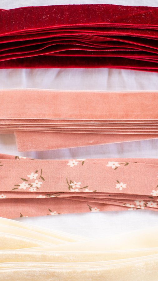 Instagram post by @genevavanderzeil for Fiskars. Caption reads: Ribbon / bias binding hack alert 🚨 I honestly....