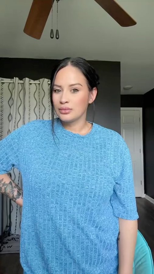 Instagram post by @ivyonnacorinne for PaintYourLife. Caption reads: was speechless when I saw this painting.
Paint....