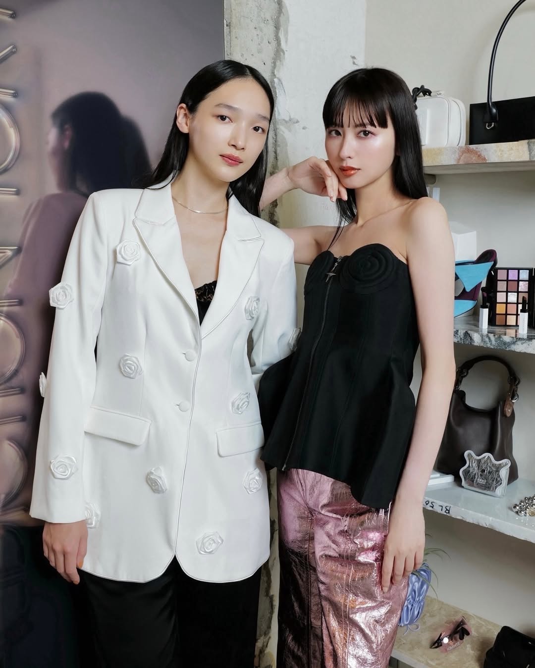 Instagram post by @emisuzuki_official for ADDICTION Beauty HK. Caption reads: ADDICTION × CARV STORE コラボイベントにて🎀
@carv_store....