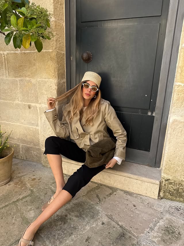 Instagram post by @elenagiadaa for ViCOLO. Caption reads: [...] Capri pants (and a good hat) Total....