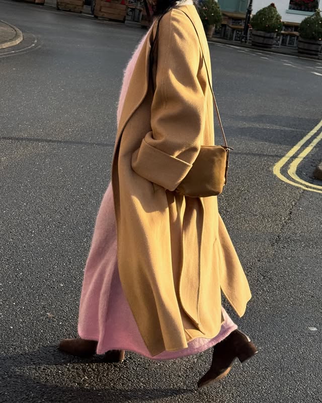 Instagram post by an influencer for ALIGNE. Caption reads: All dressed up to get sourdough 🤣 Comment SHOP....