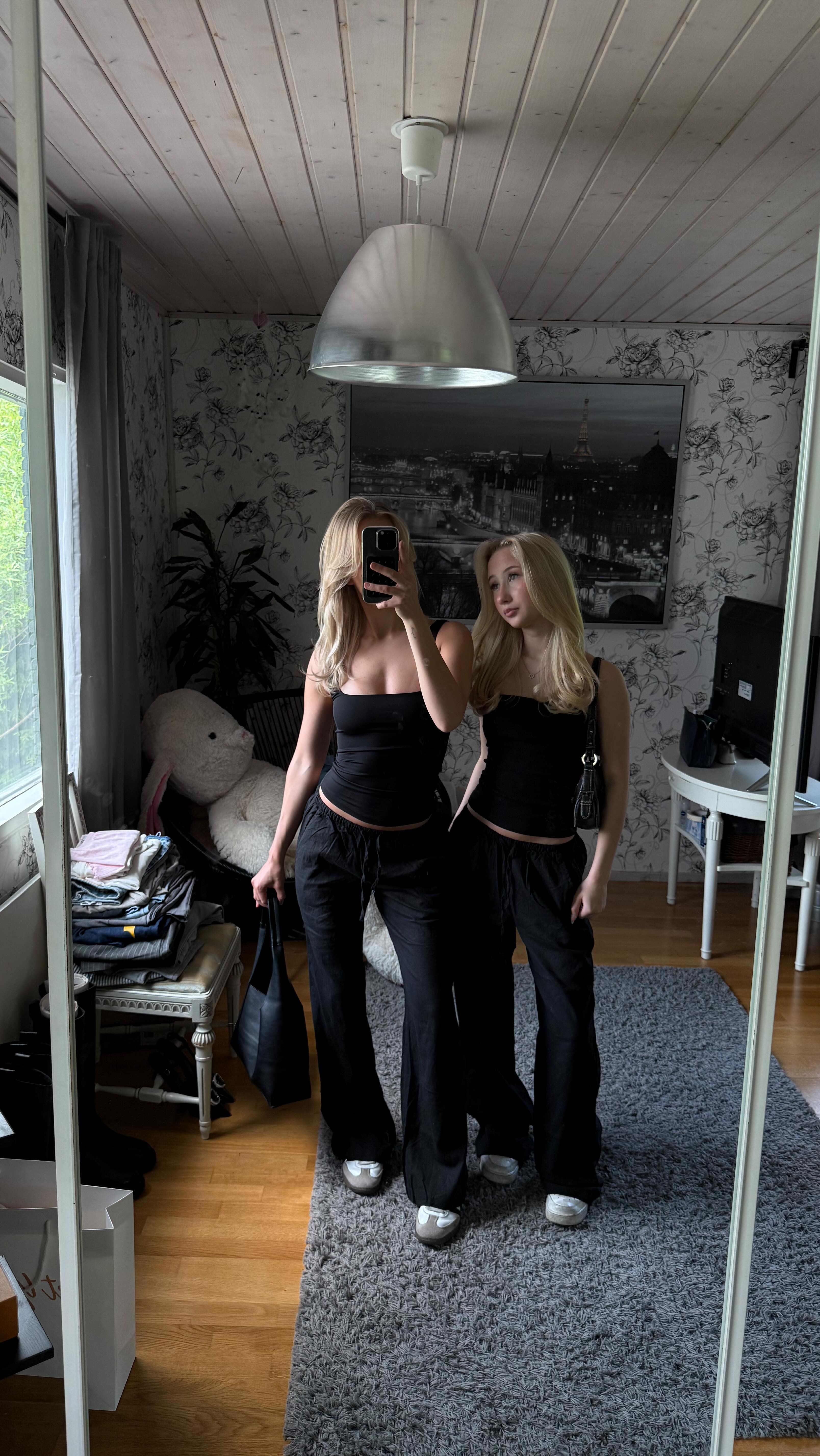 Instagram post by @iirisauroraaa for MADLADY. Caption reads: Mainos @madladyse parhaat pellavahousut kesälle☀️....