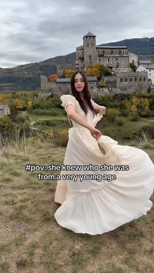 Instagram post by @theunwillingstar for Selkie. Caption reads: Code STAR for 10% off @selkie Ashbury Dress off....