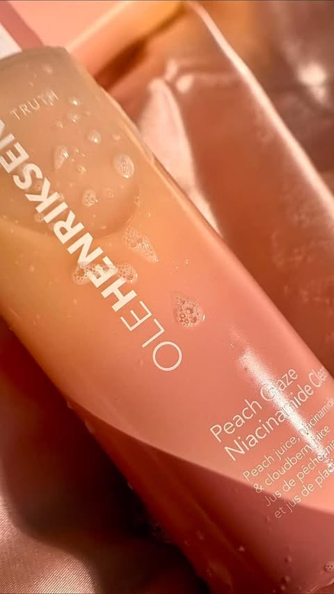 Instagram post by an influencer for OLEHENRIKSEN. Caption reads: [...] 2% Niacinamide Cleanser @olehenriksen . A....