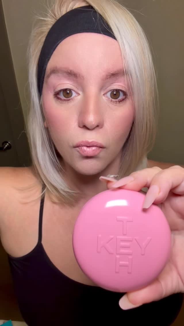 Instagram post by @andidiazlifeinfluencer for KEYTH. Caption reads: [...] and I’m honestly impressed 😍 10/10 🌸 KEYTH....