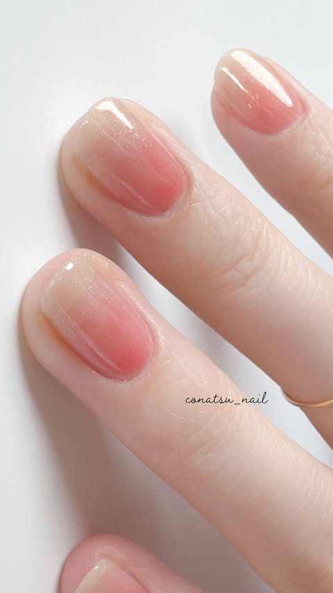 Instagram post by @conatsu_nail for Gel Me1. Caption reads: 𓂃 @conatsu_nail こなつです ◡̈⋆ ⁡ じゅわっとグラデーションネイルの作り方🌸....