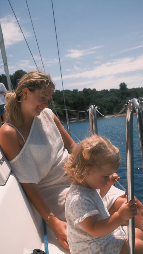 Instagram post by @olivialinch for GetYourGuide. Caption reads: [...] But this yacht trip booked via @GetYourGuide....