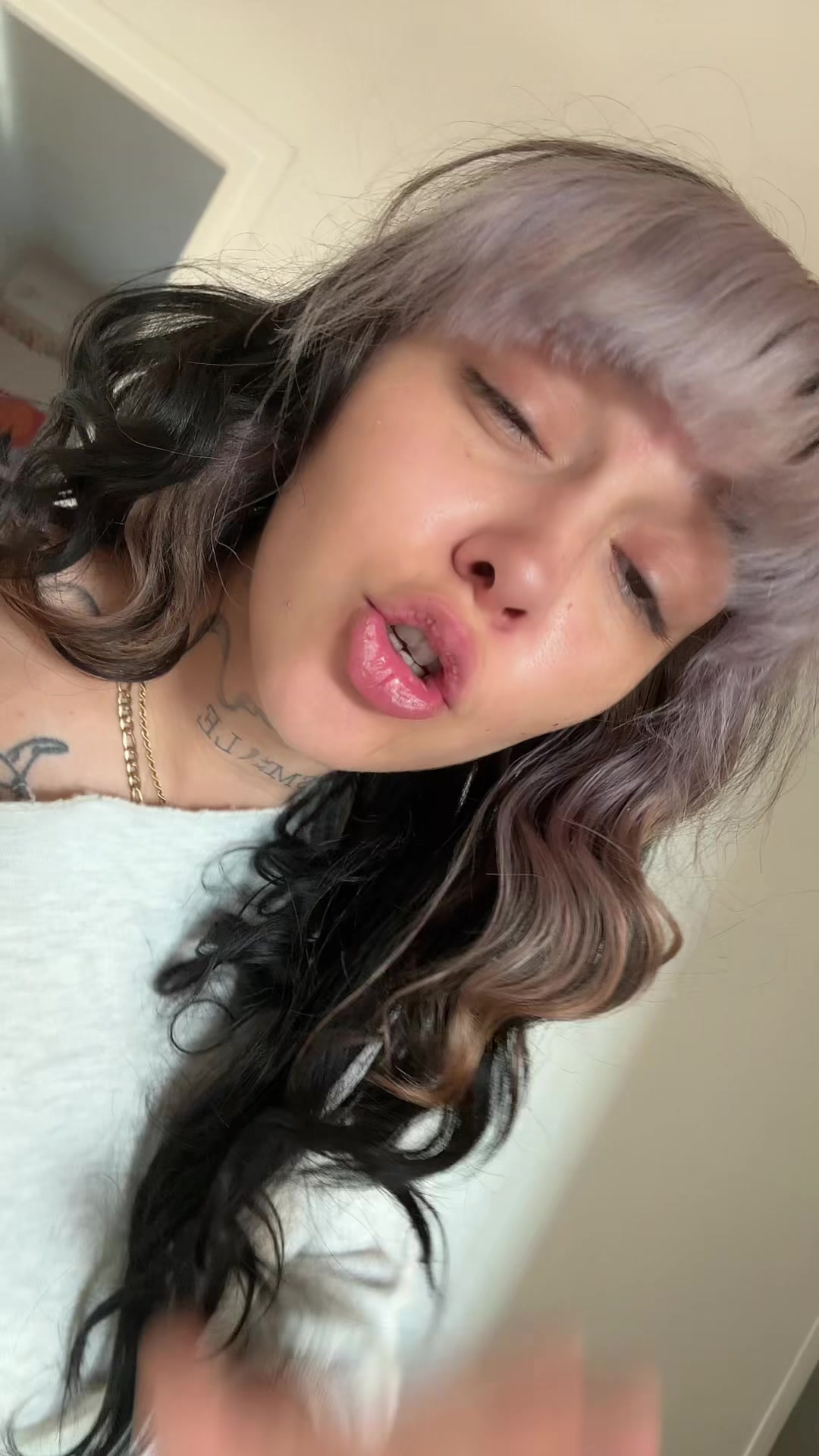 TikTok post by @ow.smile2.0 for Dyson. Caption reads: @Dyson France help.